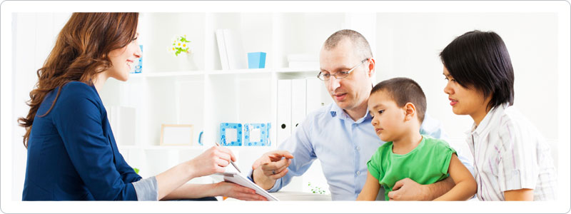 Family discusses their rights and responsibilities with an in-home moving consultant